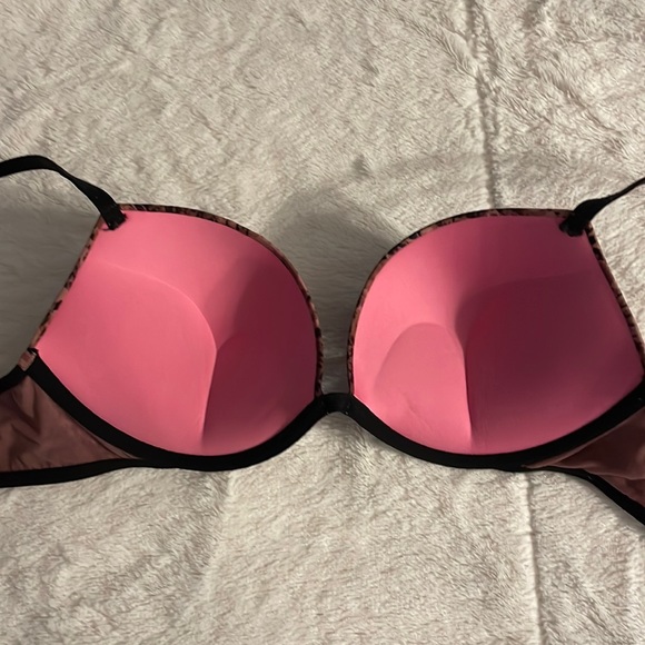 VS Pink Bra - Picture 3 of 9